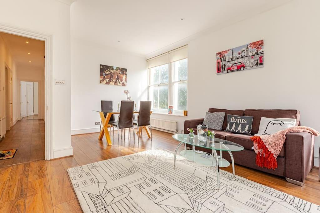 2 Bedroom Flat In St Johns Wood Londres Extérieur photo